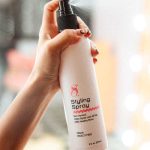 Suavecita Grooming Spray, 226 Ml, Für Locken & Halt, Mit Wildbeeren-Duft, Wasserbasiert